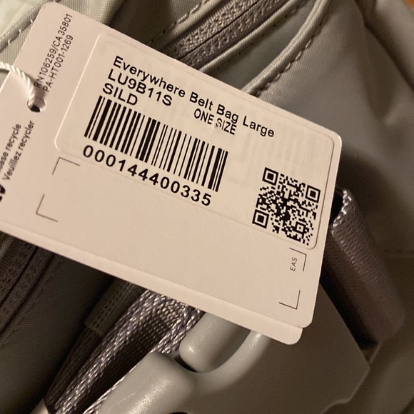 ❤️ Lululemon Large Everywhere Bag in Silver Drop NWT - Picture 3 of 7